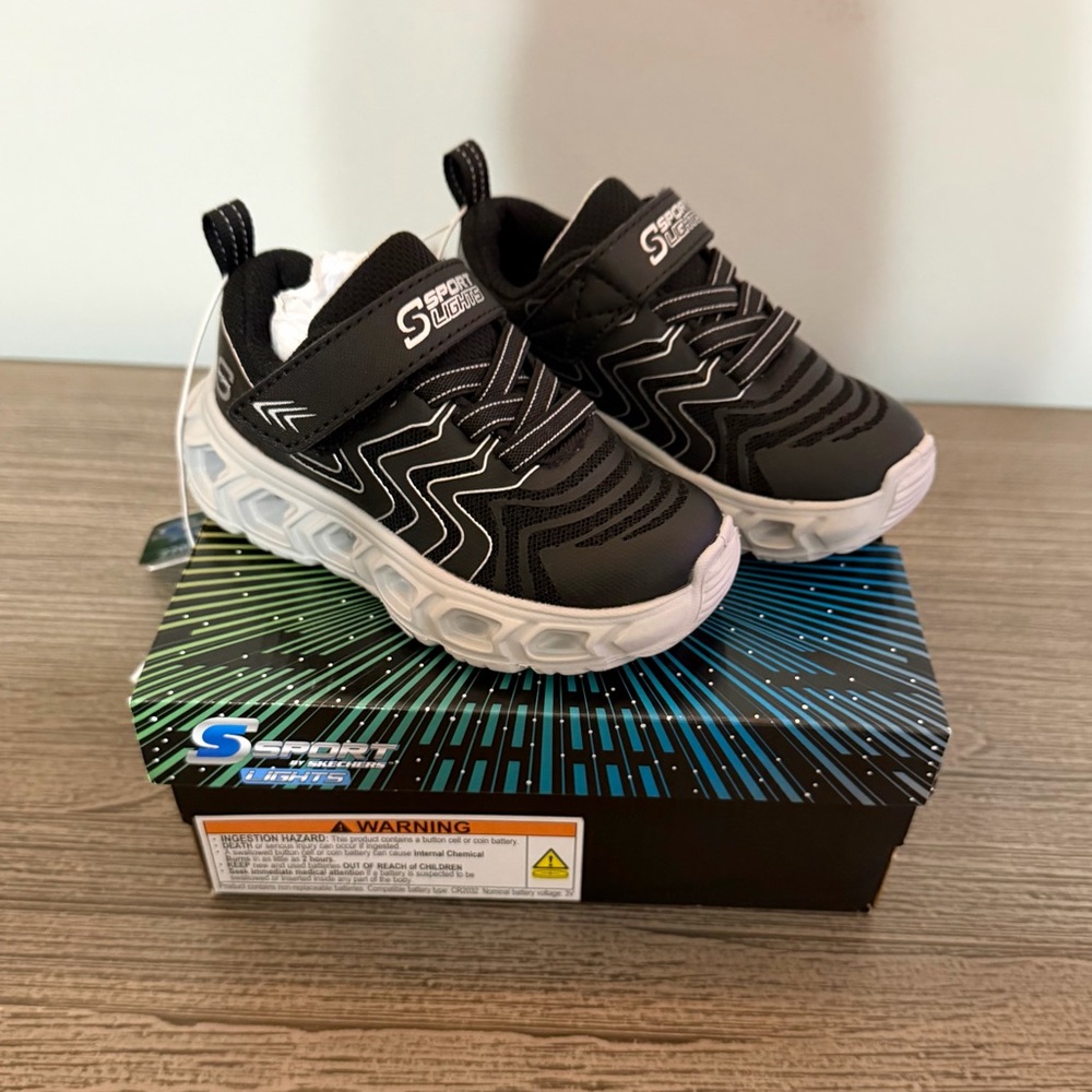 S Sport by Skechers Kids Black, Light-up Jarrod Sneakers. Size 7 Toddlers. NWT!